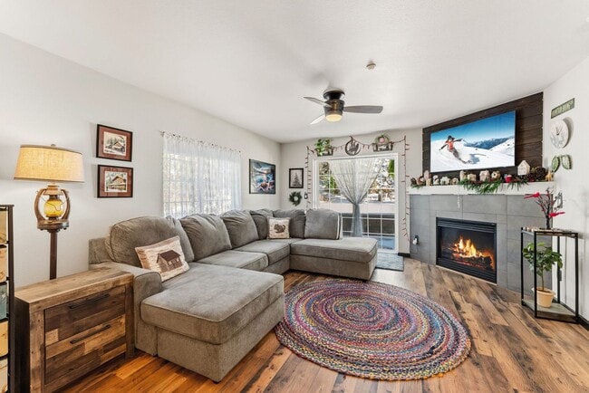 Building Photo - Freshly Updated Furnished 2BR/2BA Breckenridge Condo | Garage, Fireplace & Hot Tubs | Available O... Unit 1803