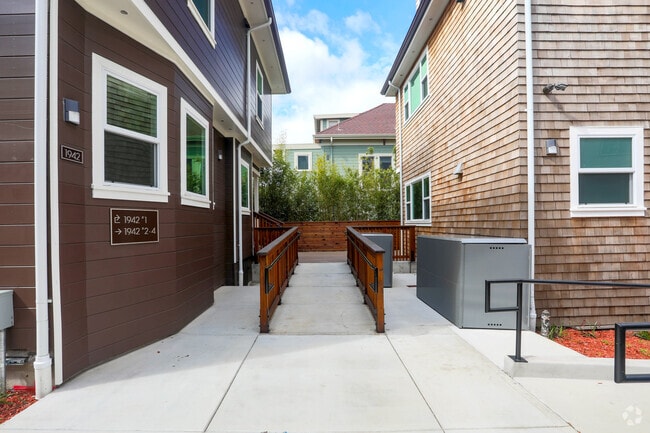 Photo - 1940-1942 Haste St.