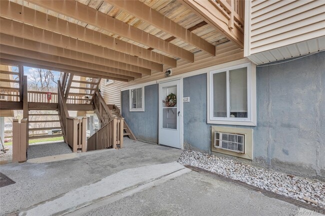 Photo - 618 Fox Run Ln