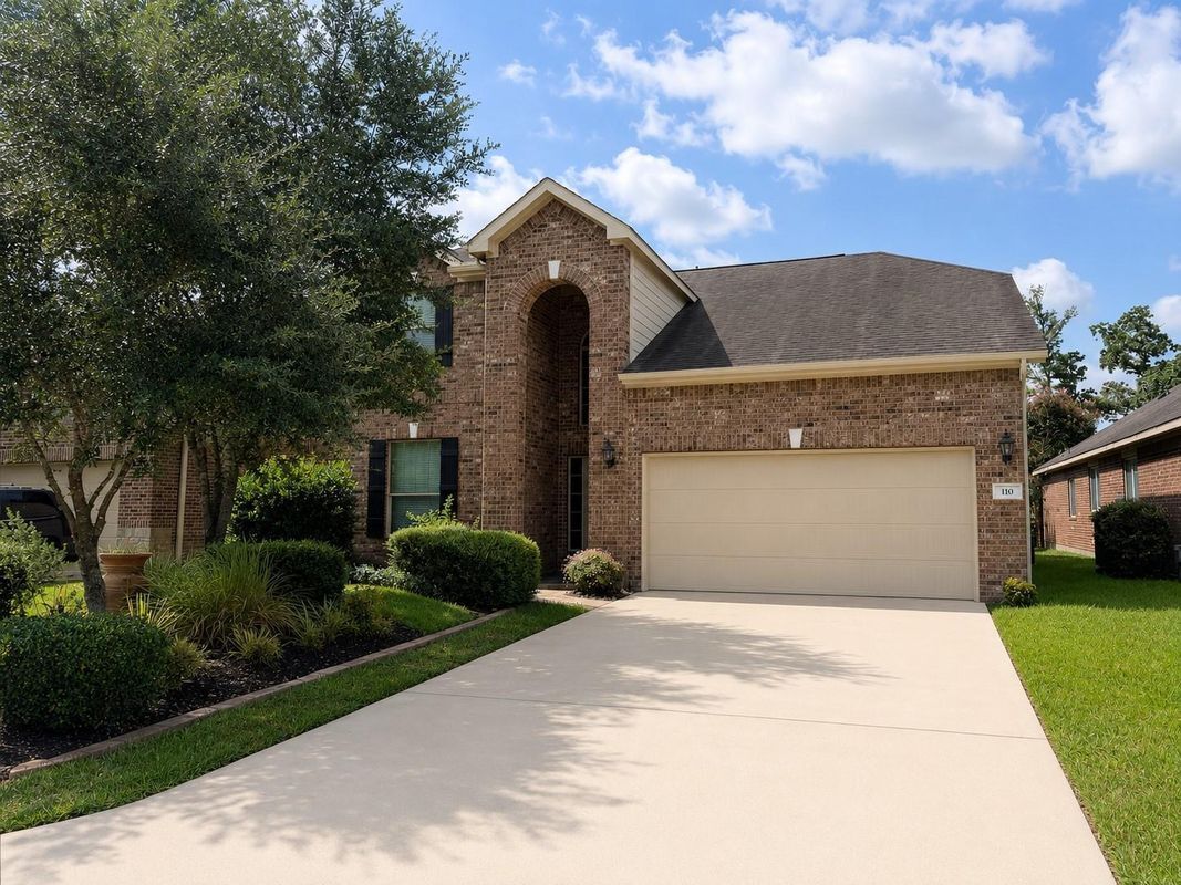 Photo - 110 N Hawkhurst Cir