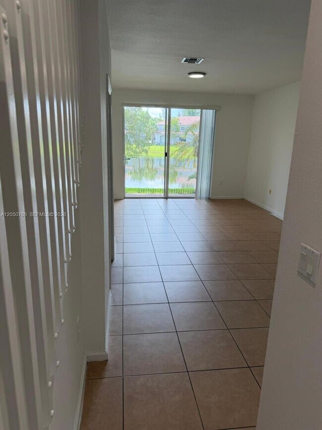 8250 SW 27th St
