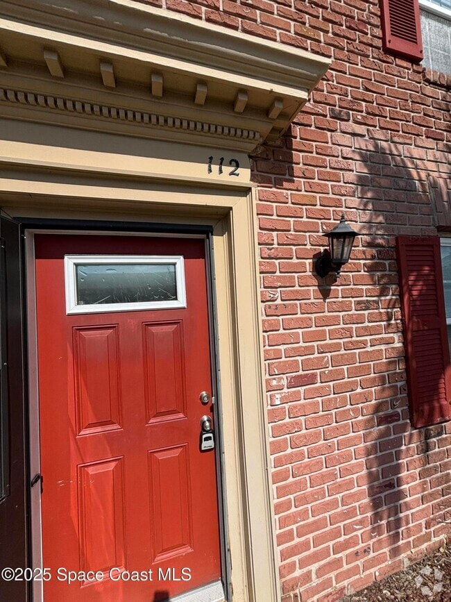 Building Photo - 112 E Colonial Ct Unit 43 Rental