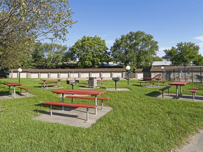 On-Site Picnic Area - Windsor Gates