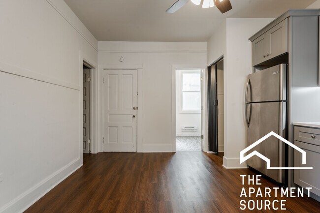 Photo - 3135 N Oakley Ave Unidad CH2