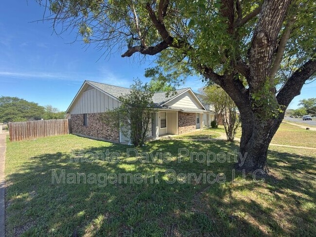 Photo - 1614 W Braker Ln Unit B