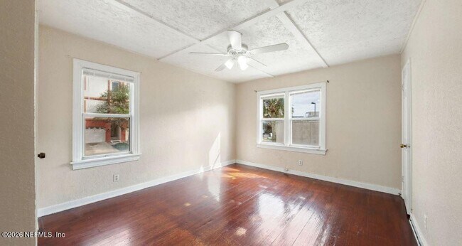 Photo - 1318 2nd St N