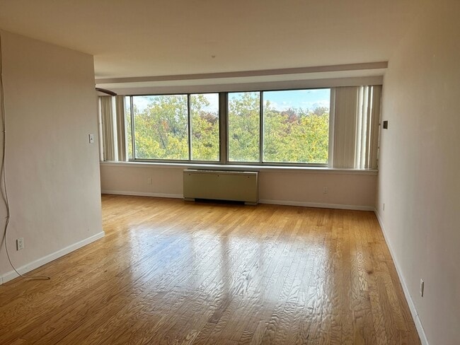 Photo - 1210 N Taft St