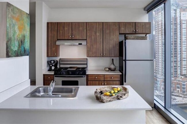 Photo - 332 E Wacker Dr