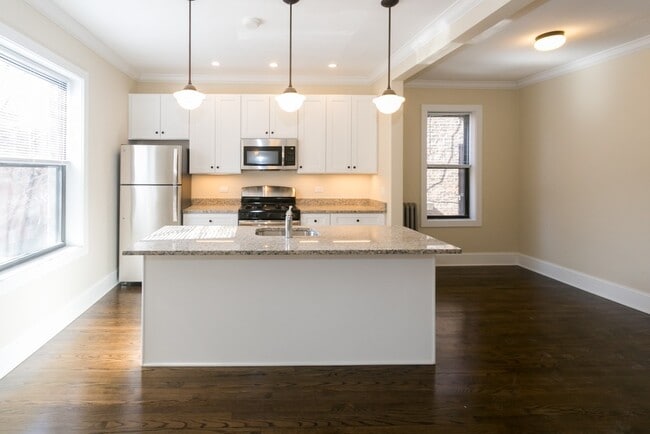 Photo - 1360 E 52nd St Unidad S2