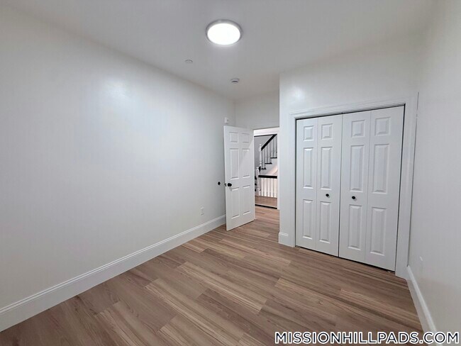 111 Dale St Unit 2
