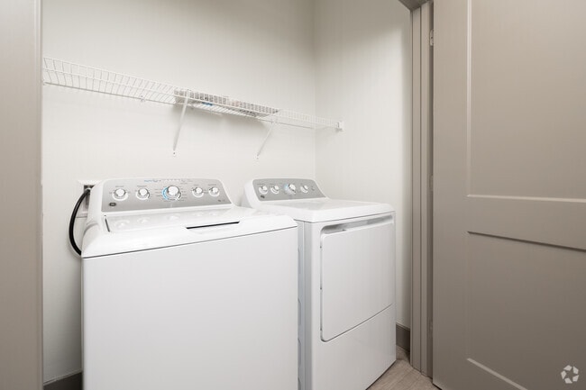 3BR, 2BA - 1,293SF - Laundry