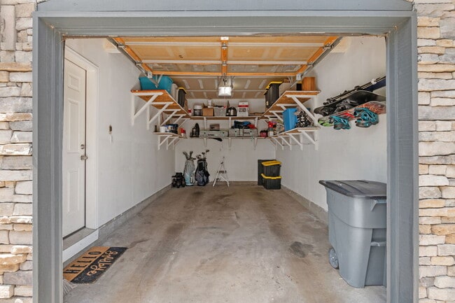 Building Photo - 2192 S Fulton Cir Unit 202