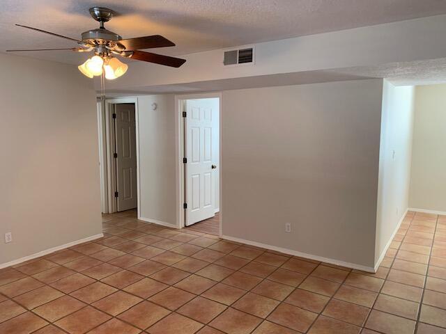 Photo - 4 Rainbow Rd