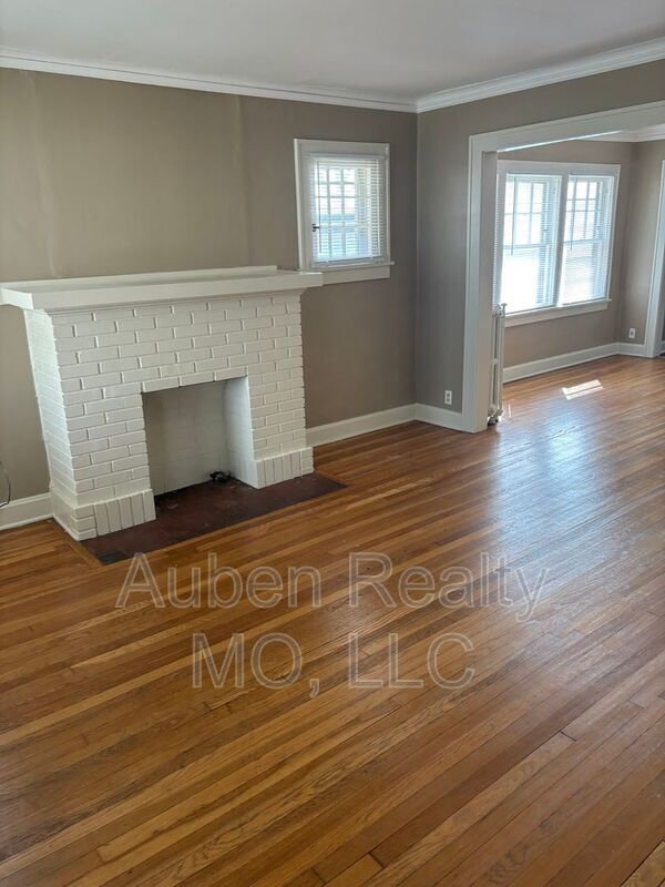 Photo - 5446 Harrison St