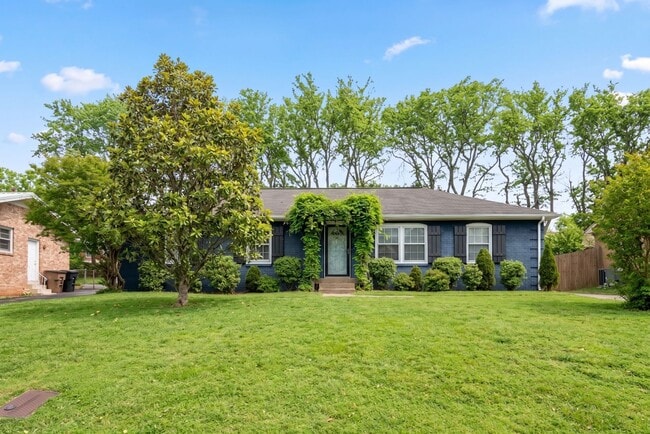 Photo - 514 Continental Dr