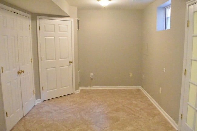 Photo - North Stafford End Unit Townhome !!