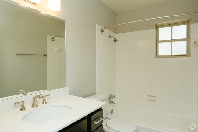 1157SF - 2BR - Second Bathroom