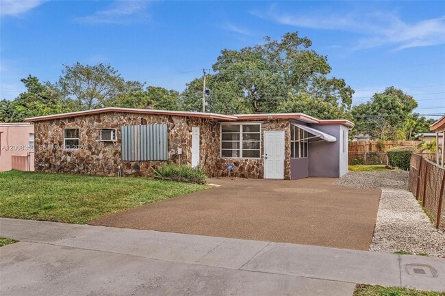 Building Photo - 1824 NW 25th Ave