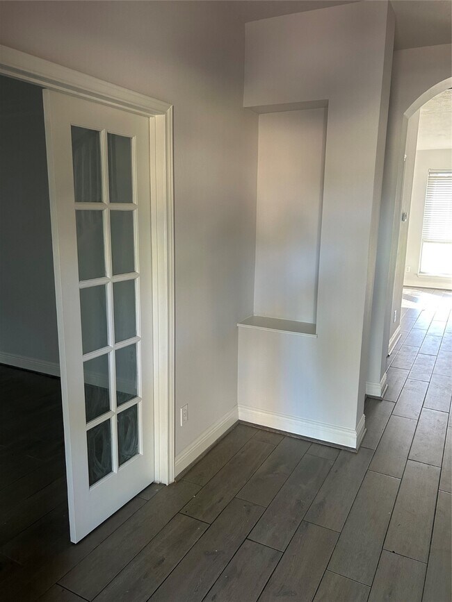 Building Photo - 6722 Oakleaf Trail Ln