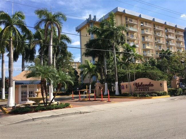 Building Photo - 801 NW 47th Ave Unit 815W