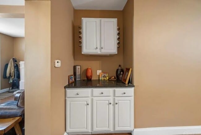 Photo - 3150 Linwood Ave