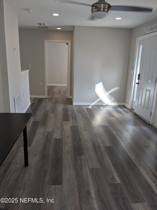 Photo - 1053 Kenmore St