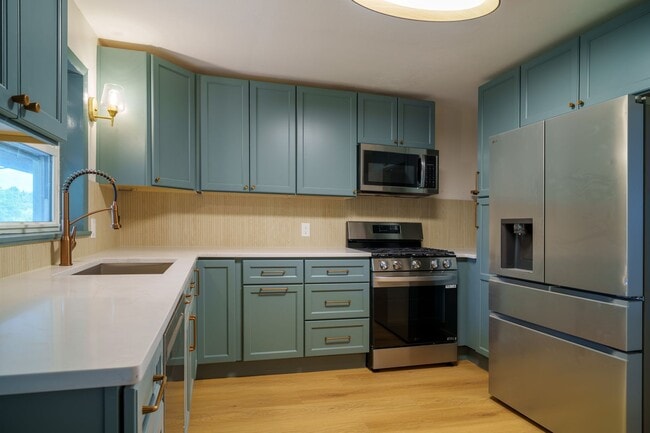Photo - 3157 Shadeland Ave Unit Apt 1