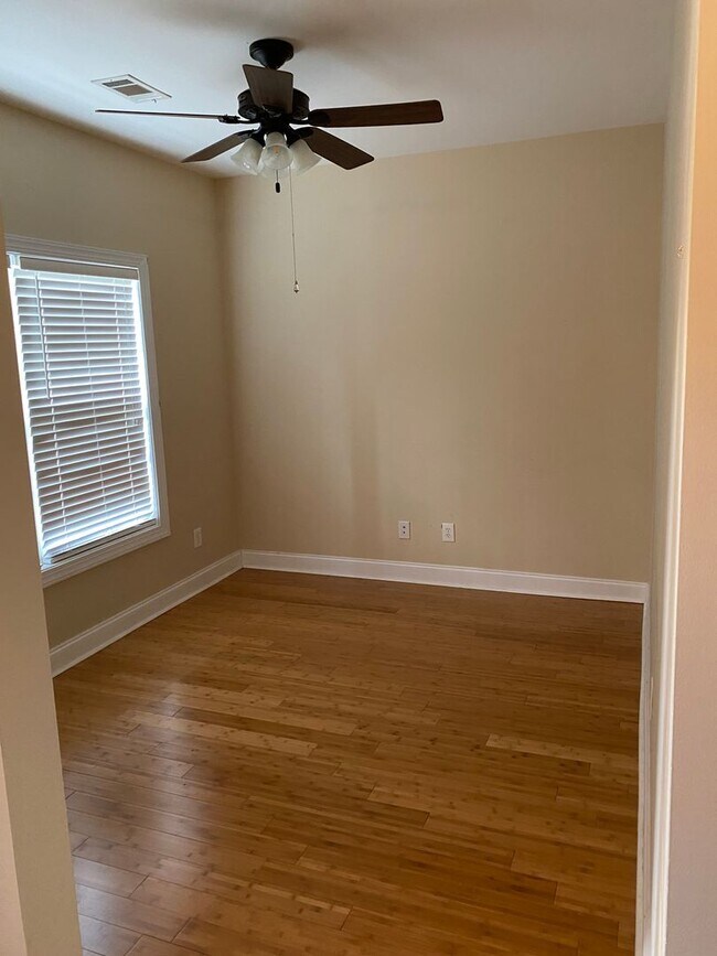 Photo - 2148 Wedgewood Ct