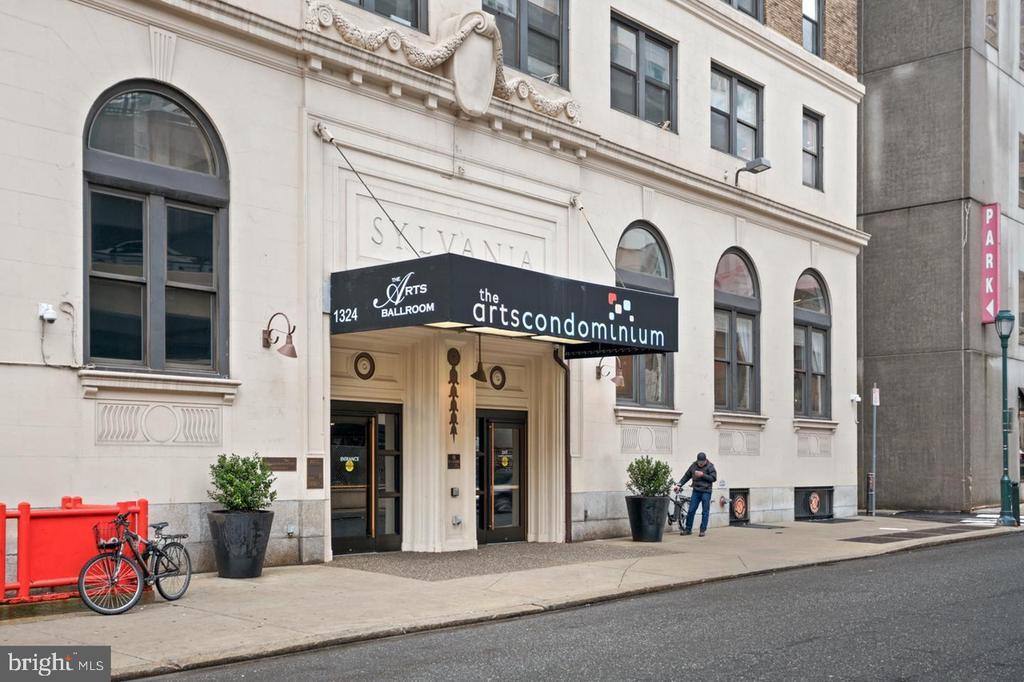 Photo - 1324 Locust St Unidad 1012