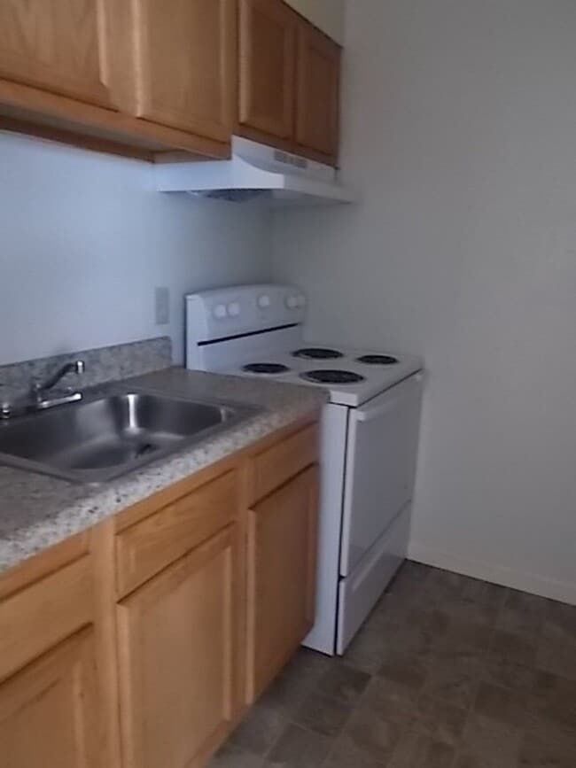 Photo - Gilbert Court Apartments, Hampton Unit #13