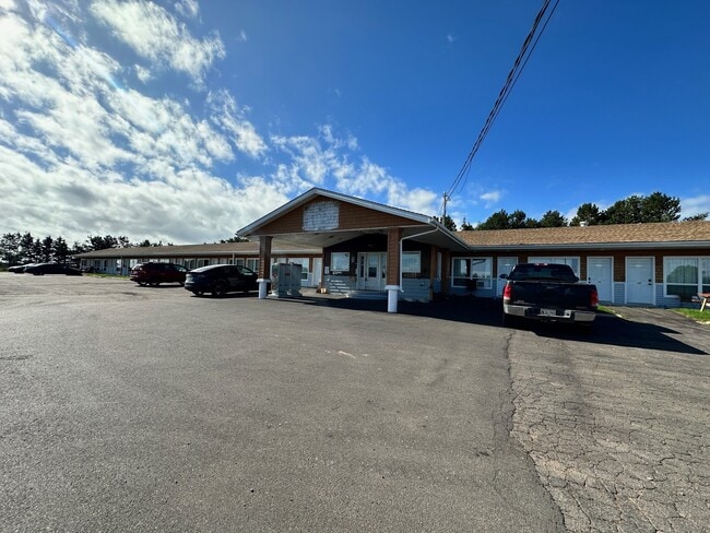 Building Photo - 1963 PE-1A Unit 200