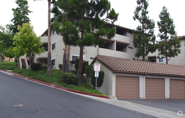 Photo - Vista Way Village Apartments