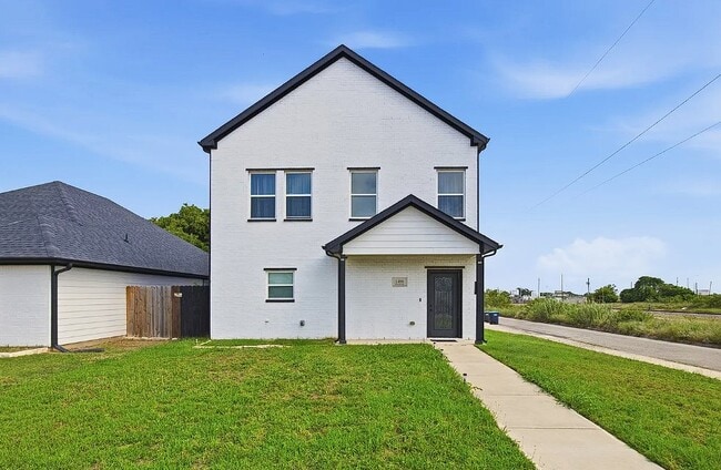Photo - 1469 Elmwood Ave