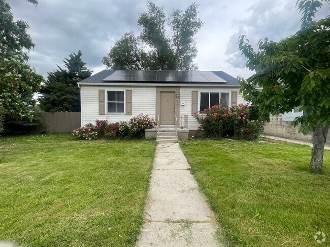 Building Photo - Fully furnished basement apartment in Provo!