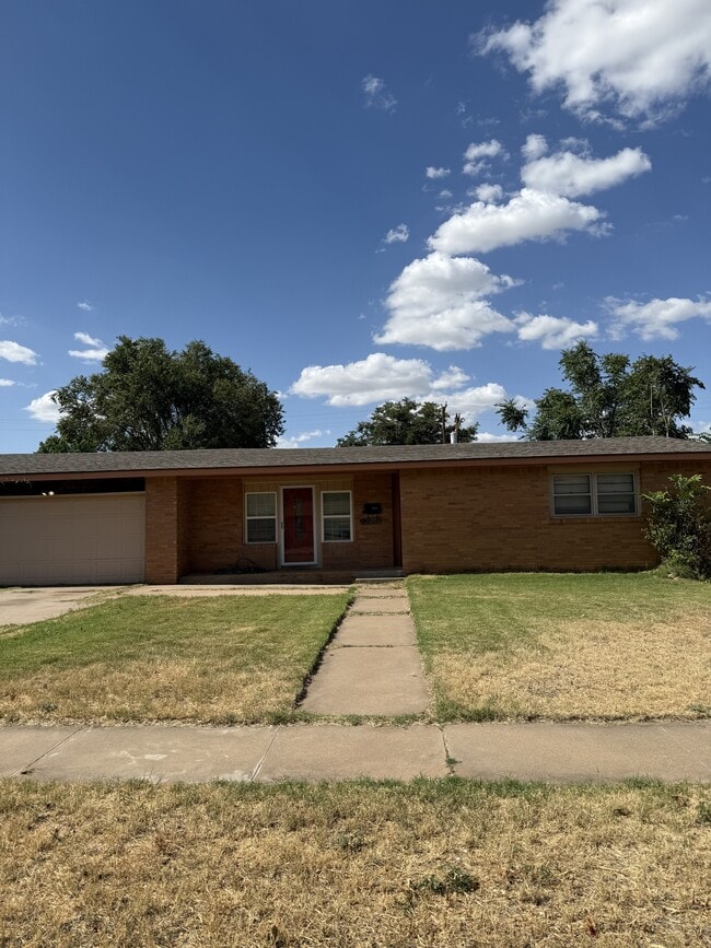 Building Photo - 3208 37th St Rental