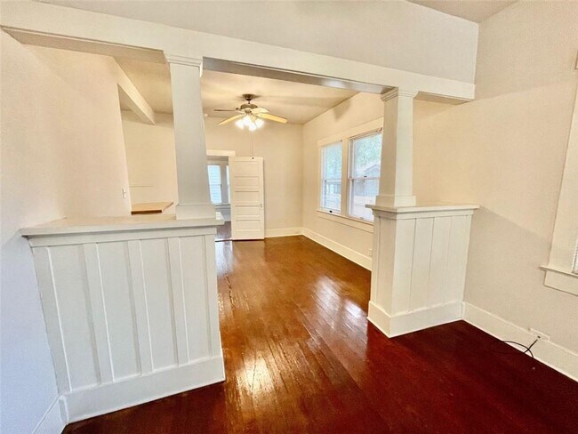 Photo - 506 E 38th St