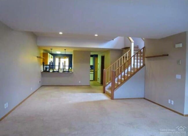 Building Photo - 1050 NE Butler Market Rd Unit Cedar Creek Condos