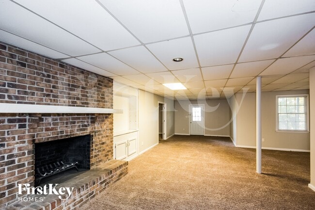 1105 Honeysuckle Dr