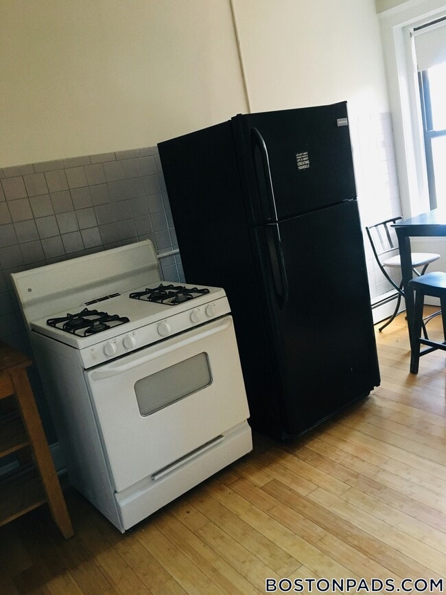 Photo - 1680 Commonwealth Ave Unidad 4