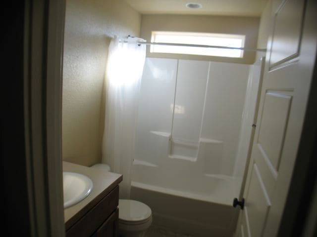 Photo - 3 BEDROOM 2 BATHROOM SADDLE RIDGE SINGLE FAMILY HOME