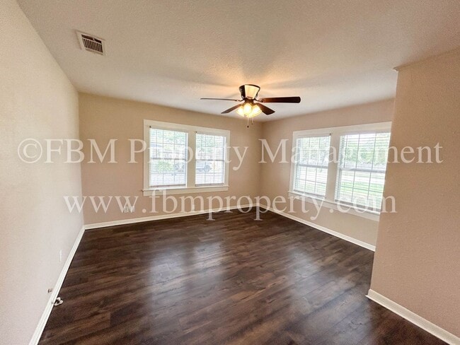 Photo - 212 W Marshall St