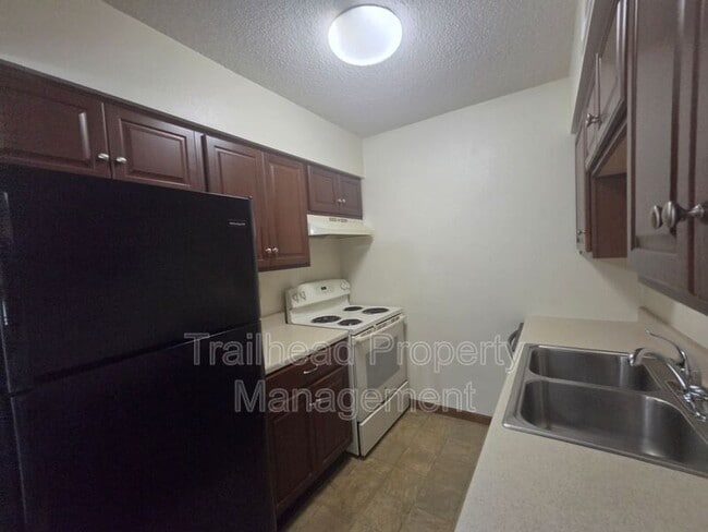 Photo - 1302 T C Rd