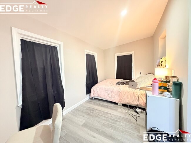 Photo - 16 Long Ave Unit 1