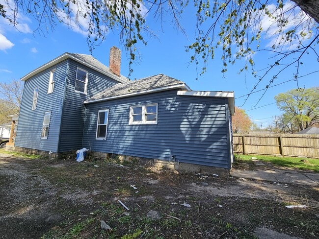 Photo - 1415 Maple Ave