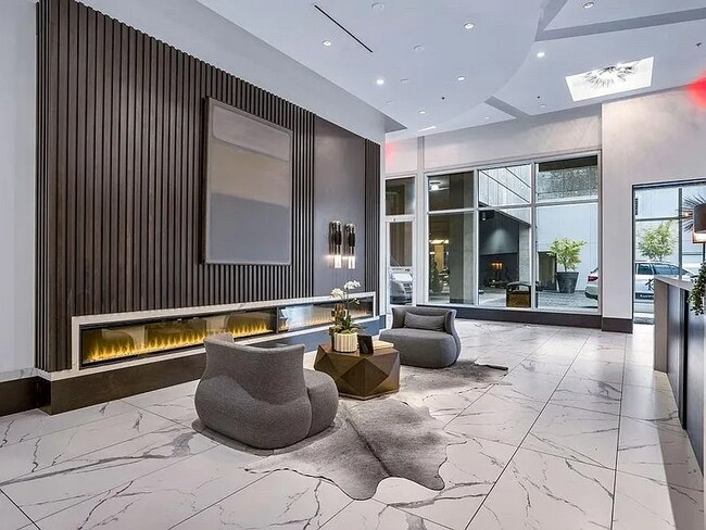 Photo - 400 W Peachtree St NW