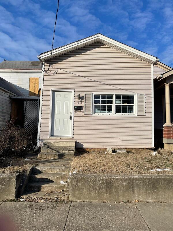 Building Photo - 1713 W Oak St