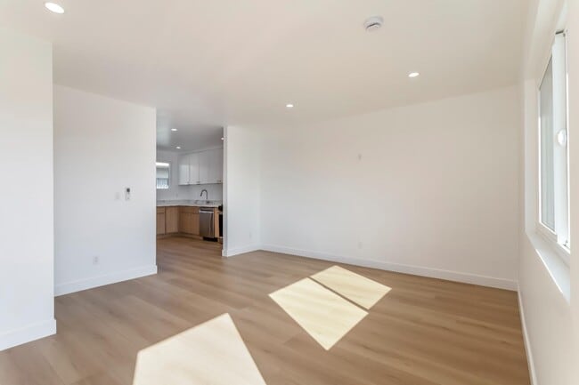 Photo - 713 New Depot St