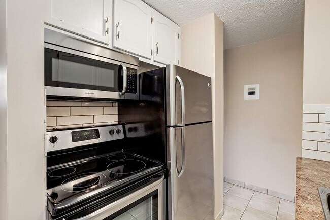 Photo - Sunalta Place