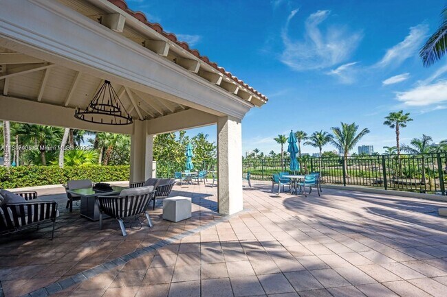 Photo - 19501 W Country Club Dr Unit 1410