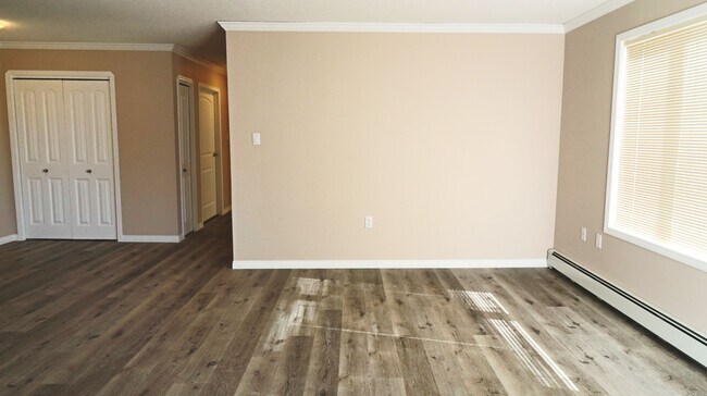 Photo - 5202 49 St